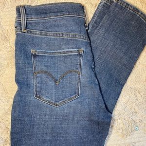 311 Levi’s shaping skinny NWT